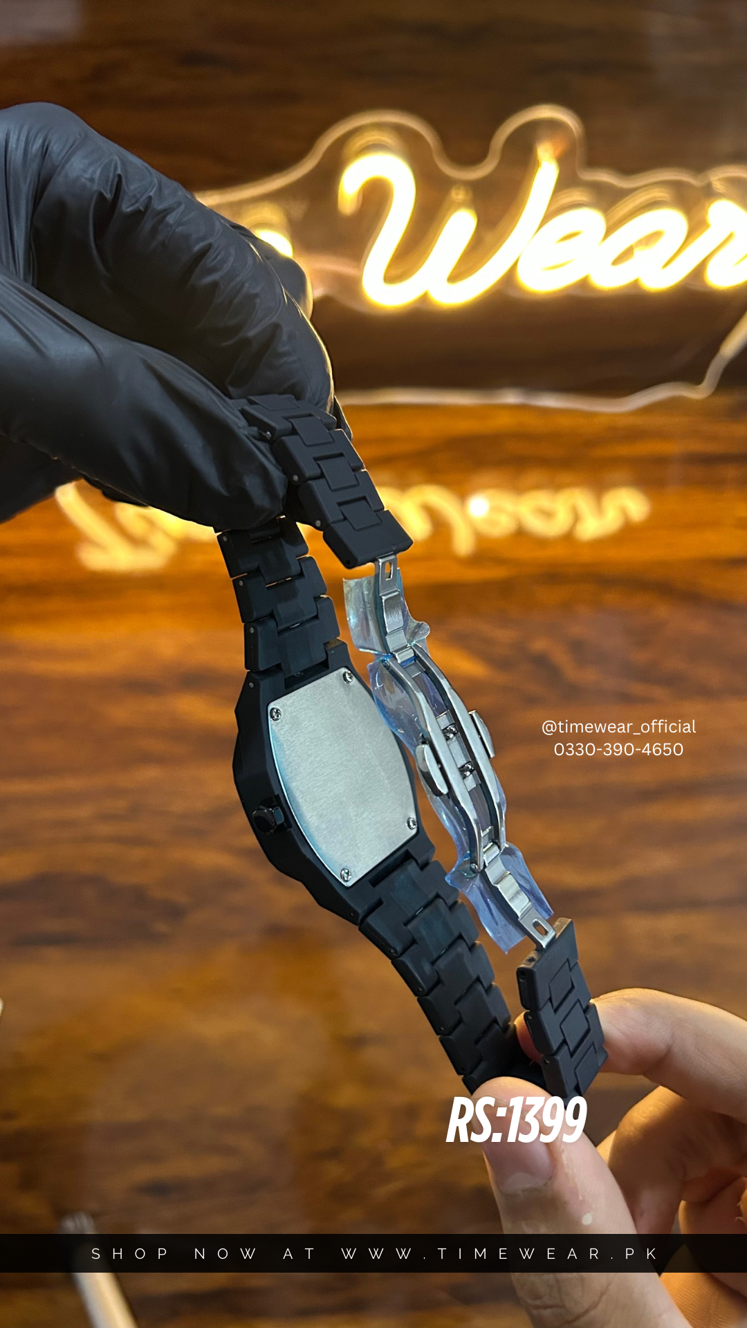 Arabic Aura Watch Black